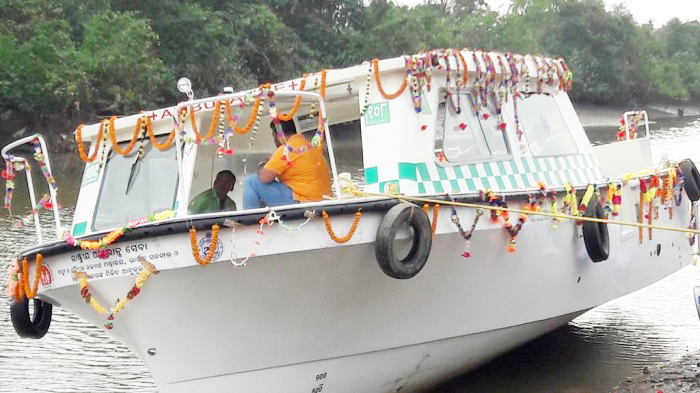 बिहार के बाढ़ प्रभावित इलाकों में चलने लगा Boat Ambulance, बीमार हैं तो इस नंबर पर करें कॉल, मिलेगी मदद