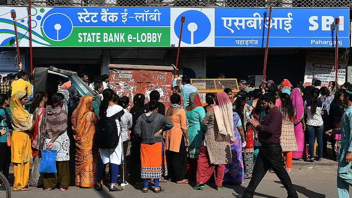 SBI ने एटीएम से पैसे निकालने का बदला नियम, यहां जानिए डिटेल