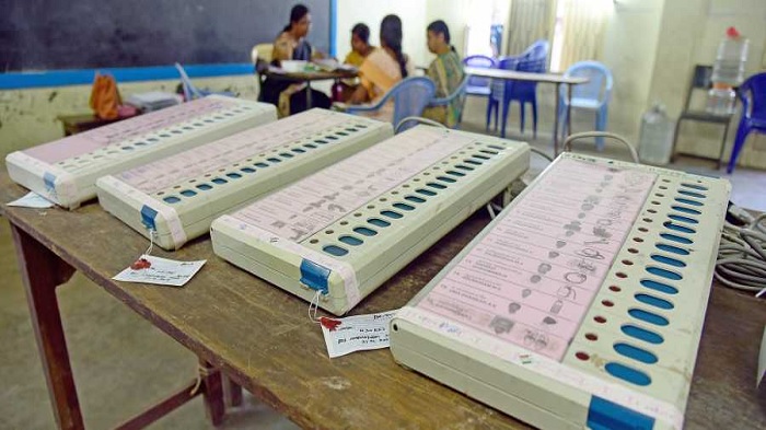ईवीएम में राजद के चिह्न के सामने नहीं था बटन, मुंगेर में 3 घंटे 13 मिनट तक पार्टी प्रत्याशी को नहीं पड़ा एक भी वोट
