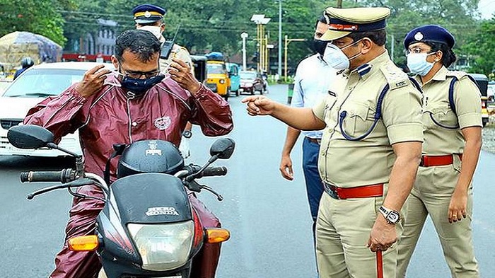 सड़को पर बिना मास्क के दिखें तो पड़ेगा प्रशासन का डंडा, इन जगहों पर चल रही गोपनीय जांच