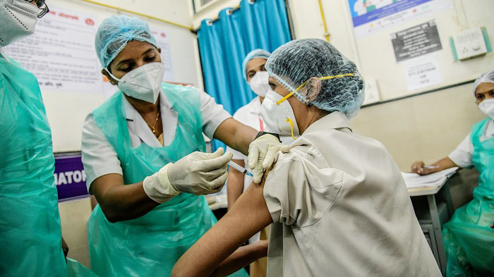 कोरोना टीकाकरण में यूपी व दिल्ली से आगे निकला बिहार, देश में 7वां स्थान
