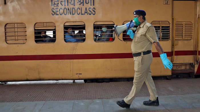 रेल यात्रियों के लिए काम की खबर, अब फेसबुक व ट्विटर पर रिजर्वेशन की जानकारी दे रहा पूर्व-मध्‍य रेलवे